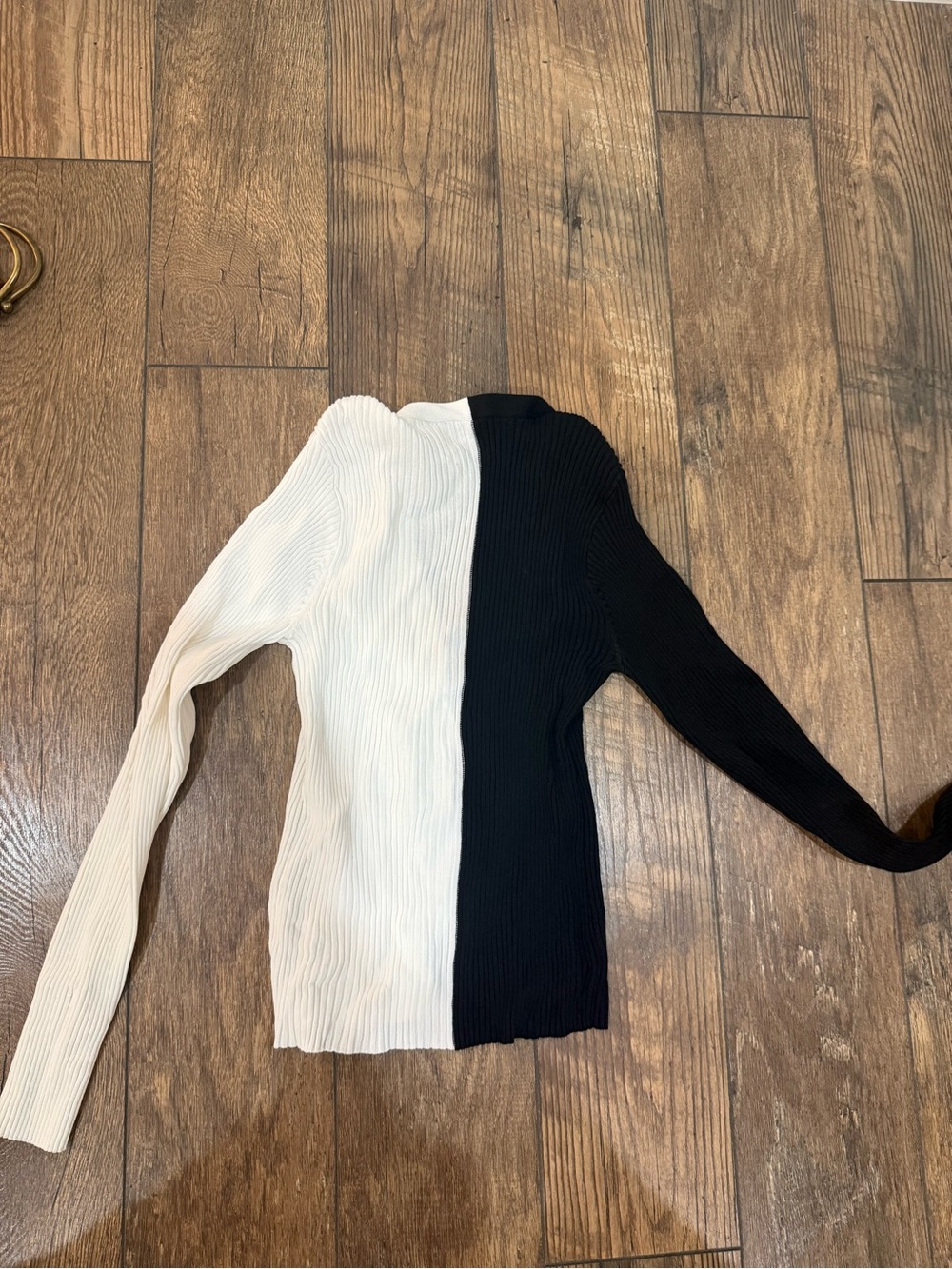 STAUD Black & White Ribbed Two-Tone Button-Front Cardigan - Picture 3 of 3